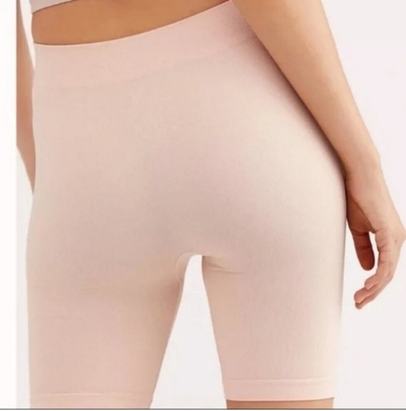 New Intimately Free People Seamless Ribbed Brown Biker Shorts NWOT Size M/L - Picture 5 of 11